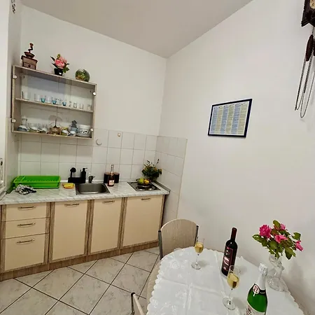 Spacious Bar בית הארחה *